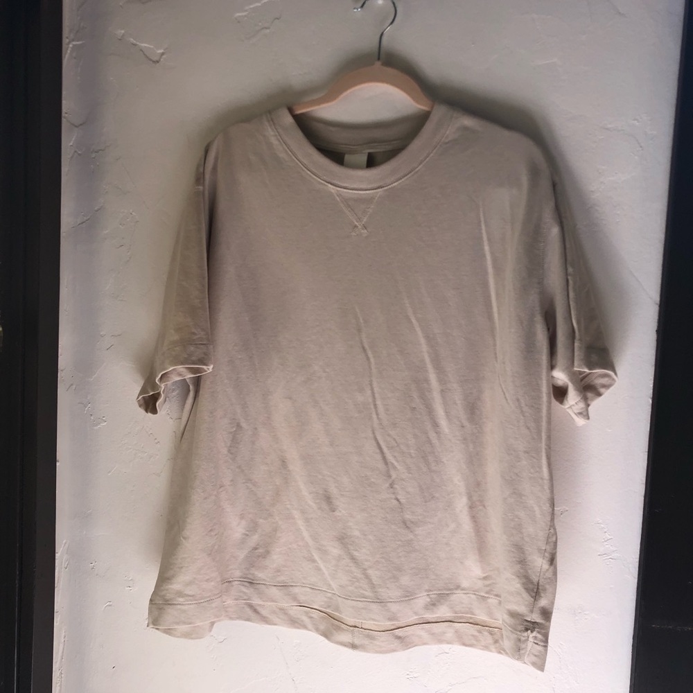 H&M short sleeve sweatshirt
